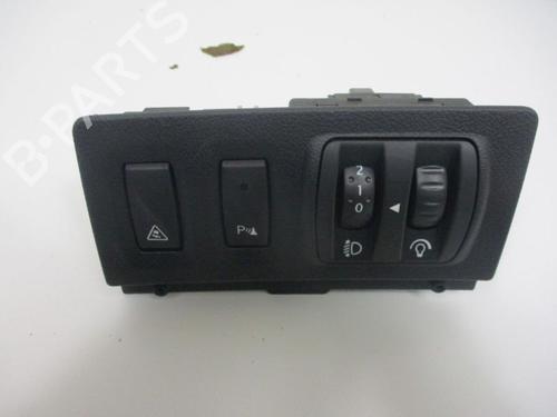 Used Switch RENAULT LAGUNA III (BT0/1) 2.0 16V (BT05, BT0F, BT0W) (140 hp) 18796818