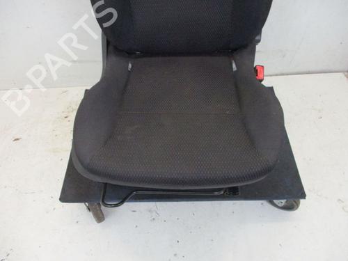 Right front seat RENAULT CLIO III (BR0/1, CR0/1) 1.2 16V (BR02, BR0J, BR11, CR02, CR0J, CR11) | BP18797214C16 