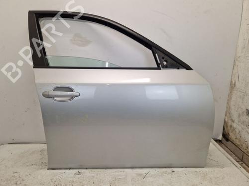 Dør højre fortil Dør højre fortil BMW 5 Touring (E61) 530 d (231 hp) 33276298 33276298