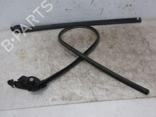 Used Rubber door seal OPEL VIVARO B Van (X82) 1.6 CDTI (05) (120 hp) 21136482