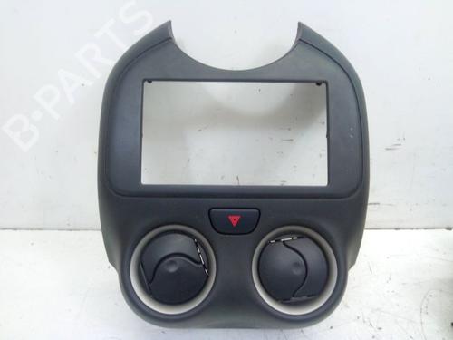 Grille d'aération NISSAN MICRA IV (K13K, K13KK) 1.2 (80 hp) 31703256