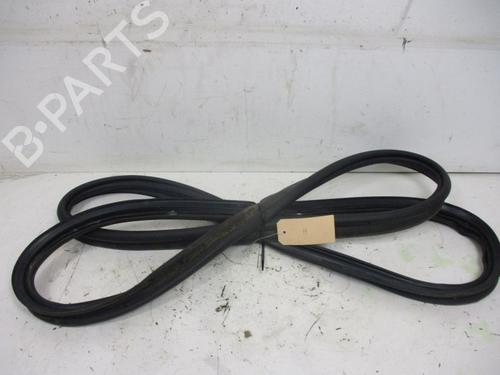 rubber-door-seal-volvo-v70-iii-135-2007-2008-2009-2010-2011-2012-2013-2014-2015-2016-37113688 main image