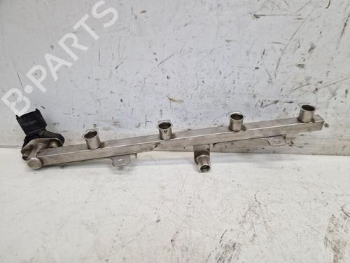 Used Injection rail Injection rail 37136056 37136056
