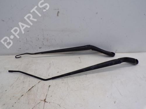 Used Front windshield wiper arm Front windshield wiper arm 37131068 37131068