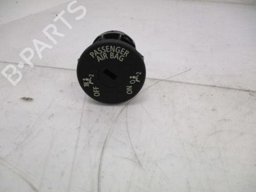 switch-bmw-x1-e84-xdrive-20-d-9196886-2009-2010-2011-2012-2013-2014-2015-18749184 main image