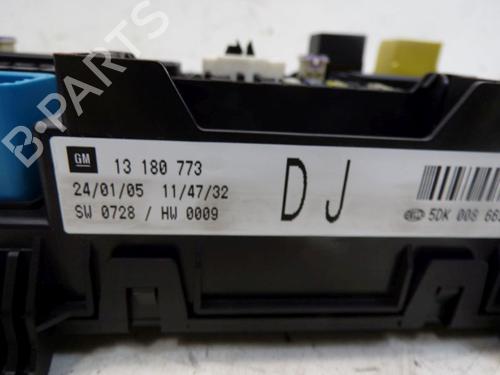 Fuse box OPEL ASTRA H Estate (A04) 1.7 CDTI (L35) | BP29084761E1 