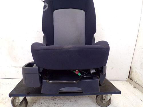 Right front seat PEUGEOT 1007 (KM_) 1.4 | BP37122492C16 - Image 4