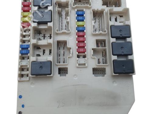 Used Fuse box Fuse box 37225020 37225020
