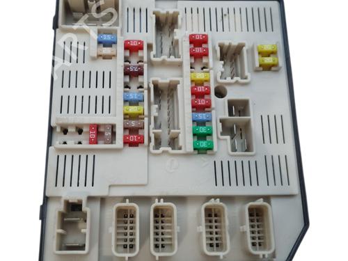 Zekeringkast Zekeringkast RENAULT LAGUNA III (BT0/1) 1.5 dCi (BT00, BT0A, BT0T, BT1J) (110 hp) 37037790 37037790