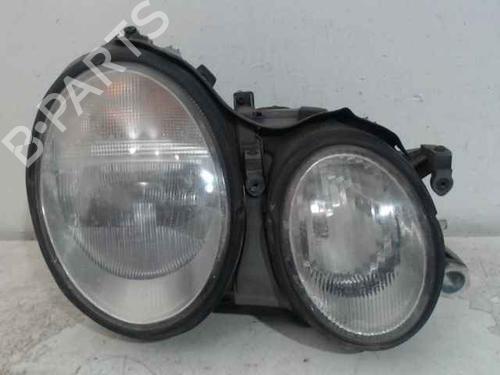 Used Right headlight MERCEDES-BENZ CLK (C208) CLK 200 (208.335) (136 hp) 24902192