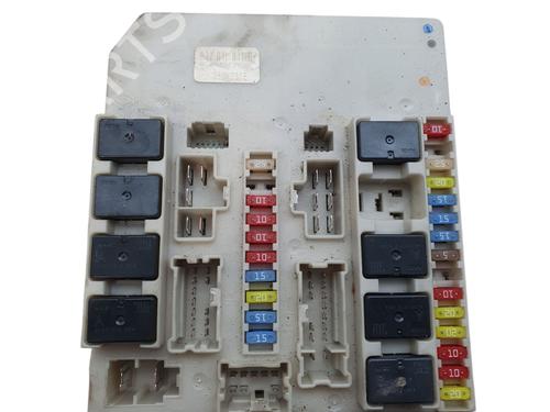 Used Fuse box Fuse box RENAULT CLIO III (BR0/1, CR0/1) 1.5 dCi (C/BR0G, C/BR1G) (68 hp) 39892182 39892182