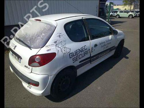 Fuse box PEUGEOT 206+ (2L_, 2M_) 1.4 HDi eco 70 | BP25764361E1 