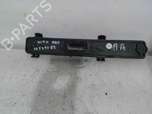 Used Lamp holder MERCEDES-BENZ VITO / MIXTO Van (W639) 111 CDI (639.601, 639.603) (116 hp) 25011899