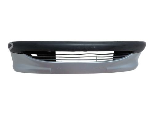 Used Front bumper PEUGEOT 206 Hatchback (2A/C) 1.4 i (75 hp) 31151193