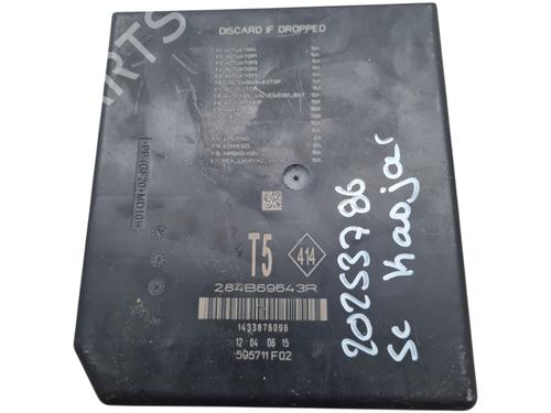 Used Fuse box Fuse box 37583983 37583983