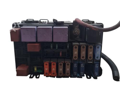 Used Fuse box RENAULT VEL SATIS (BJ0_) 2.2 dCi (BJ0E, BJ0F) (150 hp) 27156028