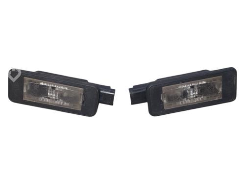 Éclairage de plaque d'immatriculation CITROËN C4 CACTUS 1.6 BlueHDi 100 (99 hp) 31795585