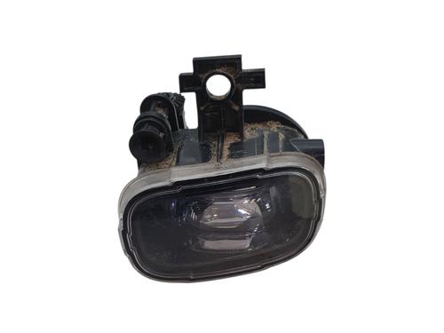left-front-fog-light-renault-megane-iv-hatchback-b9amn_-2015-34045523 main image