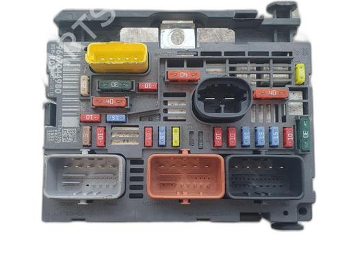 Used Fuse box PEUGEOT 3008 I MPV (0U_) 1.6 THP (156 hp) 24900203