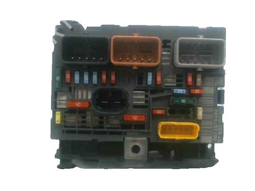 Used Fuse box Fuse box PEUGEOT 308 I (4A_, 4C_) 1.6 HDi (112 hp) 25011770 25011770