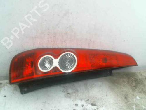Piloto trasero izquierdo FORD FIESTA V (JH_, JD_) 1.4 TDCi (68 hp) 25206944