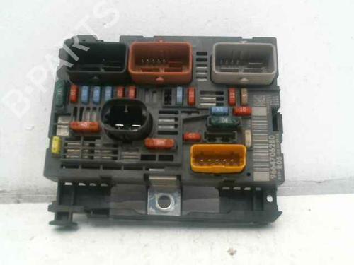 Used Fuse box PEUGEOT 308 I (4A_, 4C_) 1.6 HDi (90 hp) 25011566