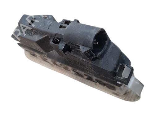 Lampa oświetlenia tablicy rejestracyjnej RENAULT CLIO II (BB_, CB_) 1.2 (BB0A, BB0F, BB10, BB1K, BB28, BB2D, BB2H, CB0A,... | BP30446734I40 