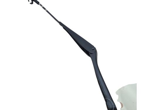 Used Front windshield wiper arm ALFA ROMEO 147 (937_) 1.6 16V T.SPARK ECO (937.AXA1A, 937.BXA1A) (105 hp) 28720065