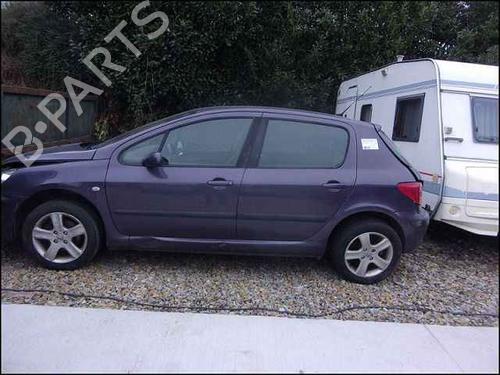 Fuse box PEUGEOT 307 (3A/C) 1.6 HDi 110 | BP24900235E1 