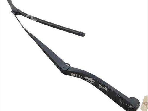 Used Front windshield wiper arm HYUNDAI TUCSON (TL, TLE) 2.0 CRDi (136 hp) 24914245