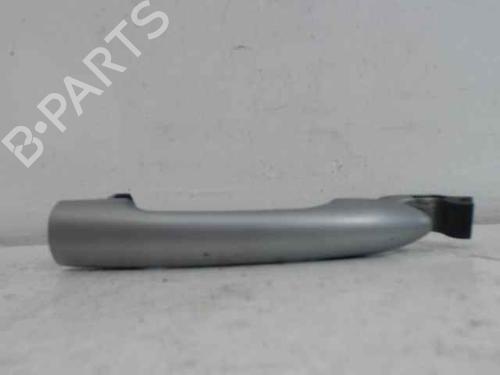 Puxador exterior frente direito RENAULT CLIO III (BR0/1, CR0/1) 1.2 16V (BR02, BR0J, BR11, CR02, CR0J, CR11) (75 hp) 25762088