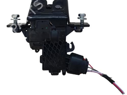 Used Tailgate lock Tailgate lock TOYOTA YARIS (_P13_) 1.5 Hybrid (NHP130_, NHP130) (101 hp) 35997096 35997096