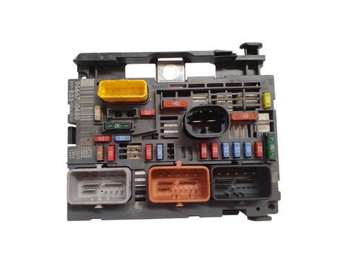 Used Fuse box Fuse box PEUGEOT 308 SW I (4E_, 4H_) 1.6 HDi (112 hp) 39517660 39517660