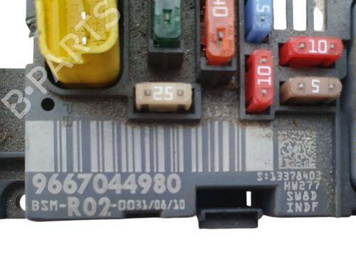 Fuse box PEUGEOT 3008 I MPV (0U_) 1.6 HDi | BP28120484E1