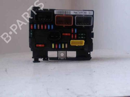 Used Fuse box CITROËN C3 II (SC_) 1.1 i (60 hp) 25011758