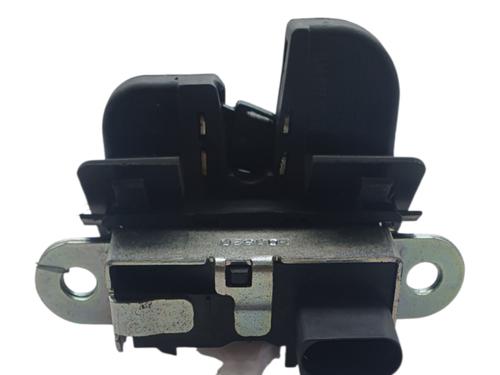 Fechadura da mala Fechadura da mala SEAT IBIZA IV (6J5, 6P1) 1.9 TDI (105 hp) 33807862 33807862