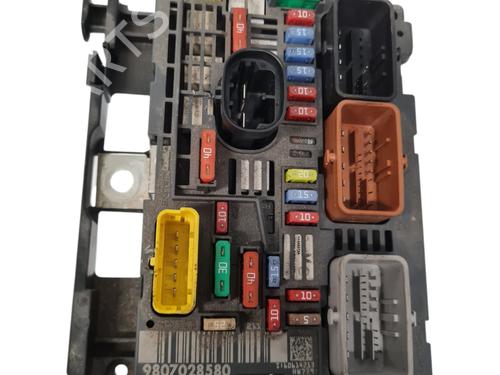 Used Fuse box Fuse box PEUGEOT 3008 I MPV (0U_) 1.6 HDi (114 hp) 33726682 33726682