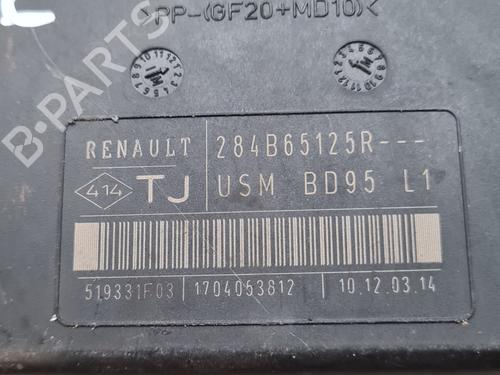 Used Fuse box RENAULT MEGANE III Hatchback (BZ0/1_, B3_) 1.5 dCi (BZ1G, BZ1W, BZ0R) (95 hp) 30865452