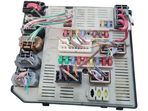 Used Fuse box RENAULT LAGUNA III (BT0/1) 1.5 dCi (BT00, BT0A, BT0T, BT1J) (110 hp) 29344047