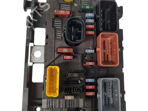 Used Fuse box PEUGEOT 307 (3A/C) 1.6 HDi 110 (109 hp) 32099002