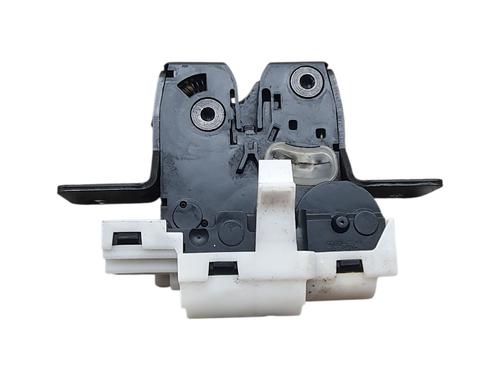 Used Tailgate lock RENAULT MEGANE II (BM0/1_, CM0/1_) 1.5 dCi (BM1F, CM1F) (86 hp) 32353268