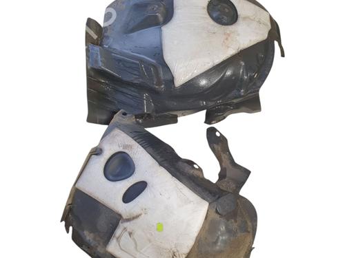 Arco della ruota RENAULT MEGANE III Hatchback (BZ0/1_, B3_) 1.6 dCi (BZ00, BZ12, BZ13) (130 hp) 30116579