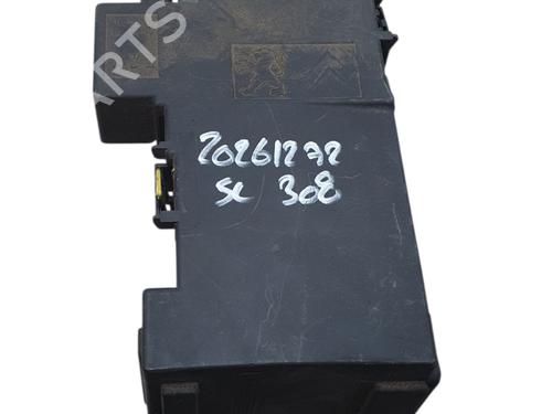 Used Fuse box Fuse box PEUGEOT 308 SW I (4E_, 4H_) 1.6 HDi (112 hp) 40049829 40049829