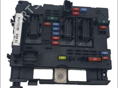 Used Fuse box PEUGEOT 206+ (2L_, 2M_) 1.4 HDi eco 70 (68 hp) 25012064