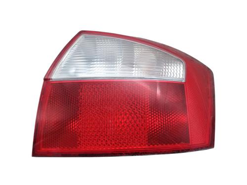 Højre baglygte AUDI A4 B6 (8E2) 1.9 TDI (130 hp) 31961234