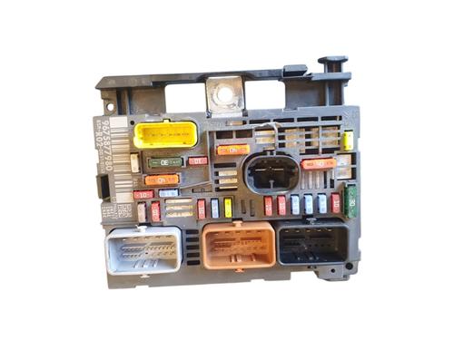 Used Fuse box Fuse box 38297156 38297156