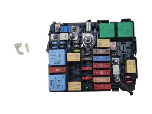 Used Fuse box Fuse box PEUGEOT 308 II (LB_, LP_, LW_, LH_, L3_) 1.6 HDi / BlueHDi 115 (115 hp) 34528007 34528007