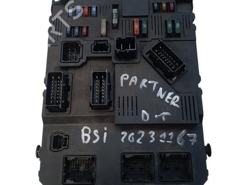 Used Fuse box Fuse box 24899294 24899294