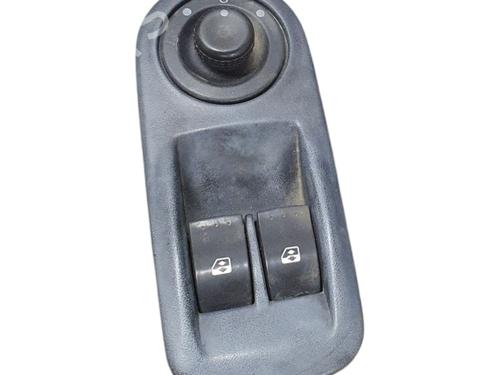 Used Switch Switch RENAULT TRAFIC II Van (FL) 2.0 dCi 90 (FL0H, FL00, FL01, FL0M, FL0P, FL0S) (90 hp) 33726658 33726658