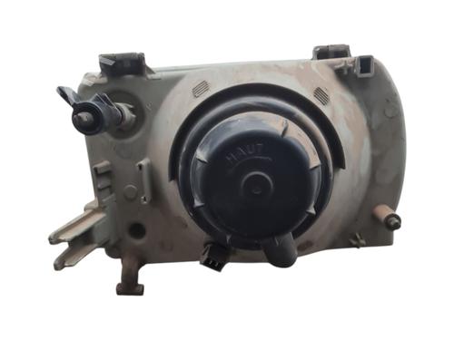 Used Left headlight RENAULT TRAFIC Van (T_, P_, V_) 2.5 D (75 hp) 32398379